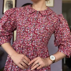 Red floral vintage Laura Ashley dress 👗 🌹